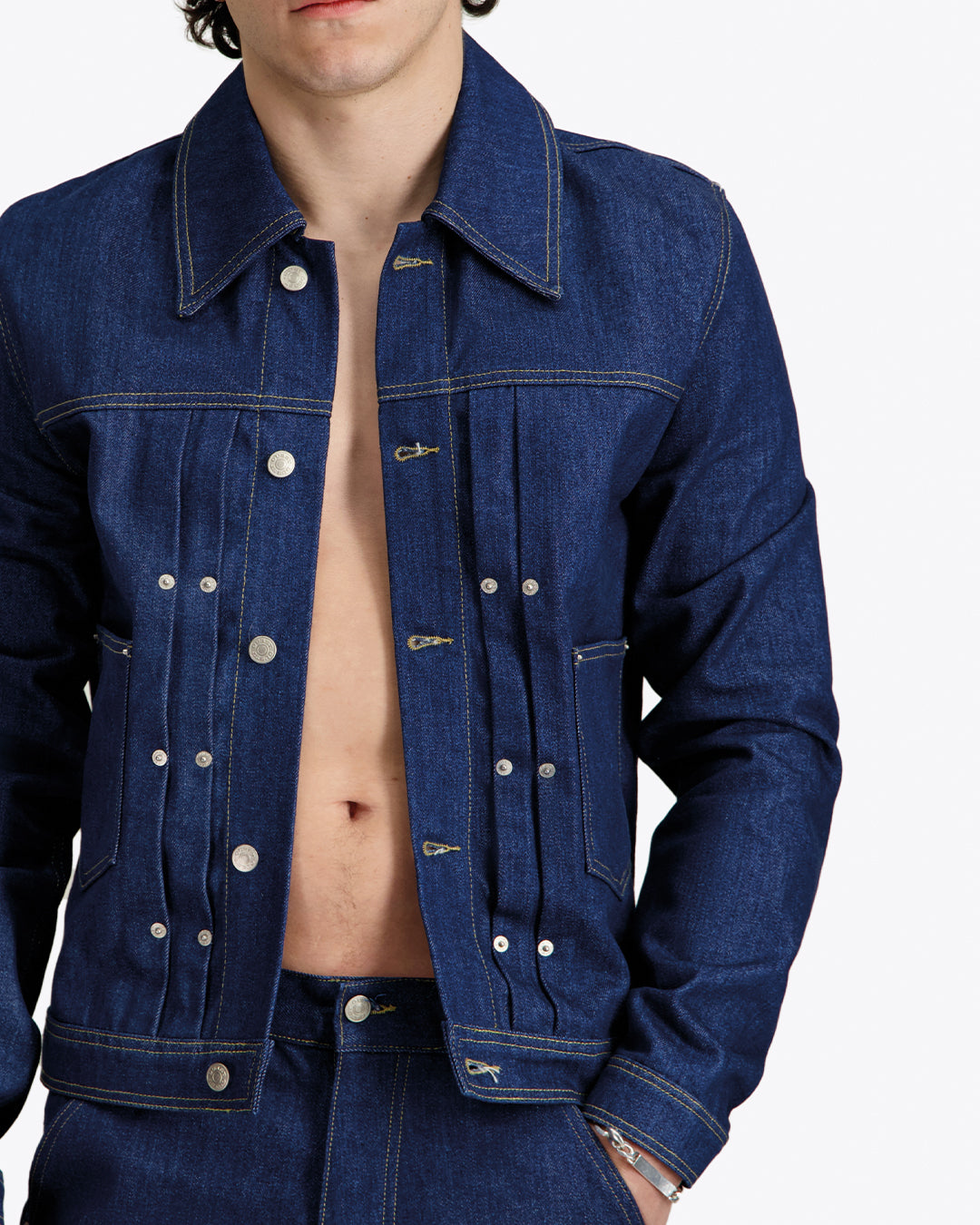 THE DENIM TRUCKER JACKET IN RECYCLED INDIGO DENIM