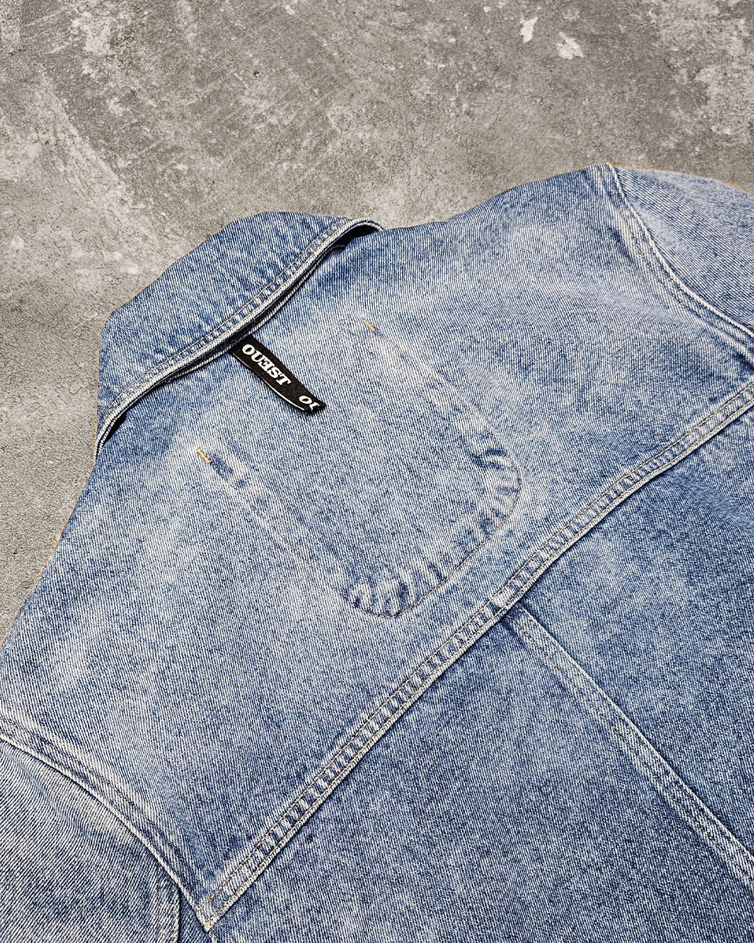 THE TRUCKER JACKET IN LIGHT FADED INDIGO DENIM