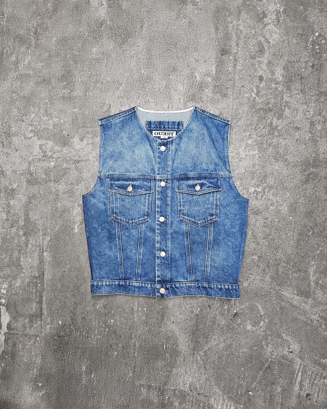 THE SLEEVELESS JACKET IN LIGHT FADED INDIGO DENIM