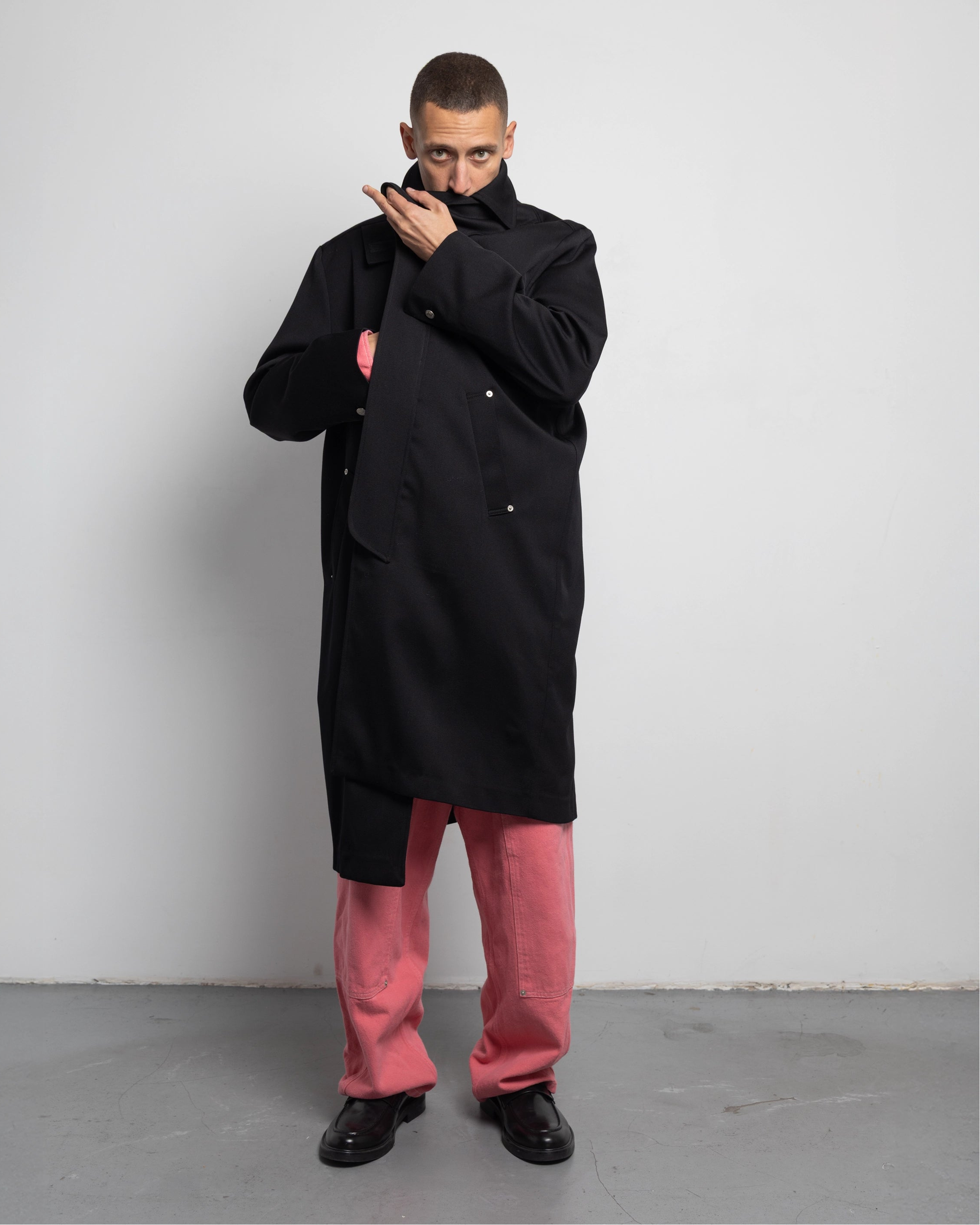 THE WESTERN COAT IN UPCYCLED BLACK WOOL TWILL