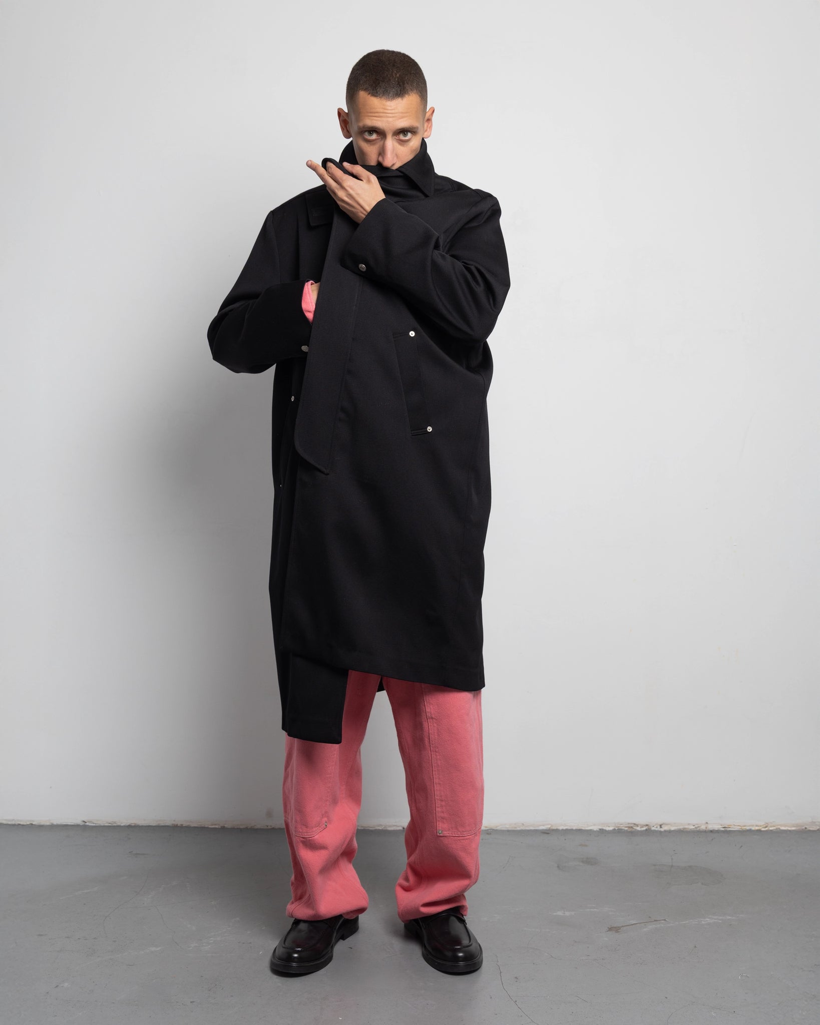THE WESTERN COAT IN UPCYCLED BLACK WOOL TWILL