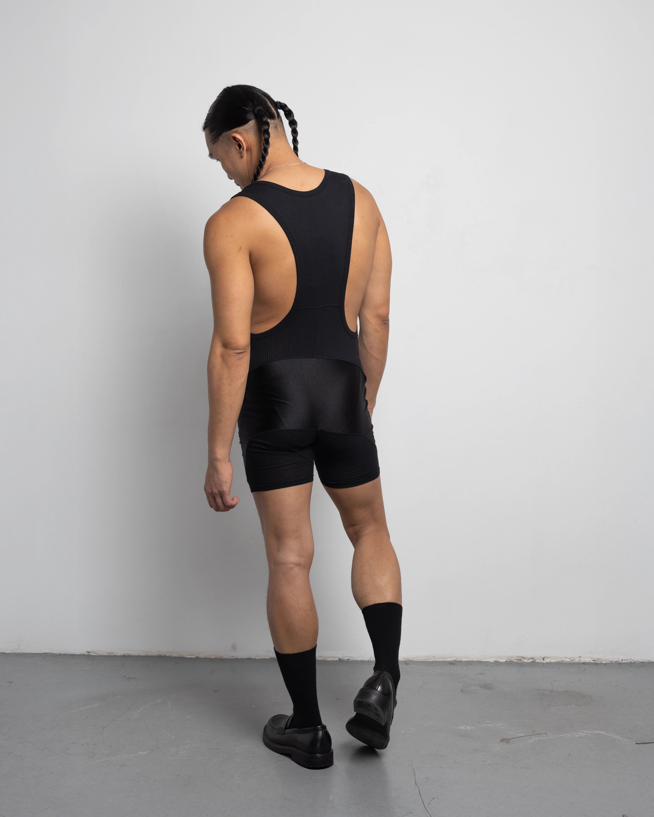 THE CYCLIST IN BLACK RIB