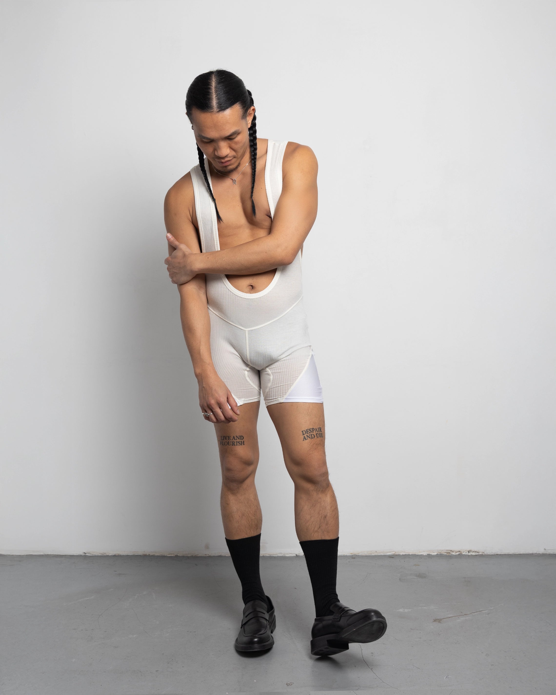 THE CYCLIST IN WHITE RIB