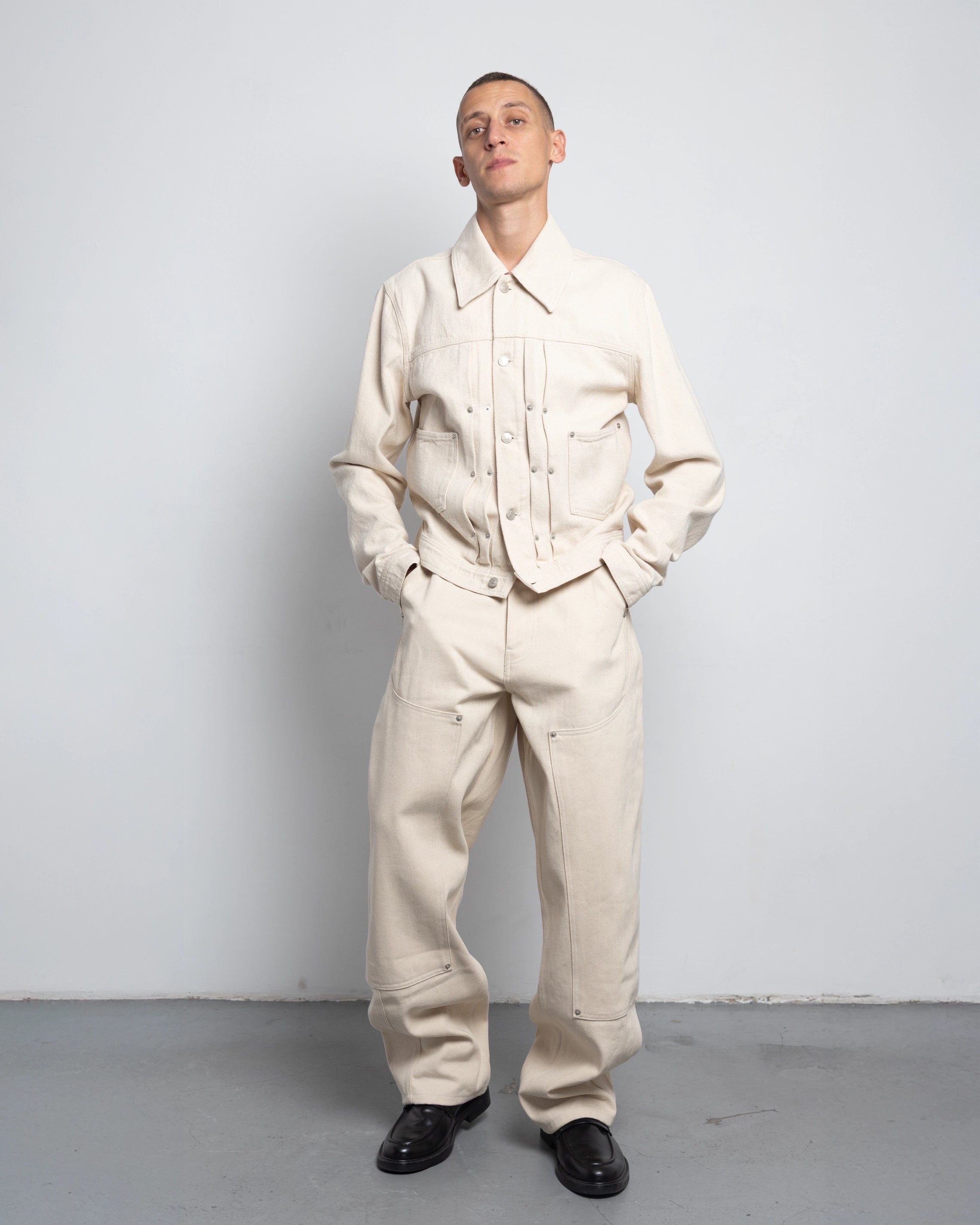 THE TRUCKER JACKET IN OFF-WHITE DENIM