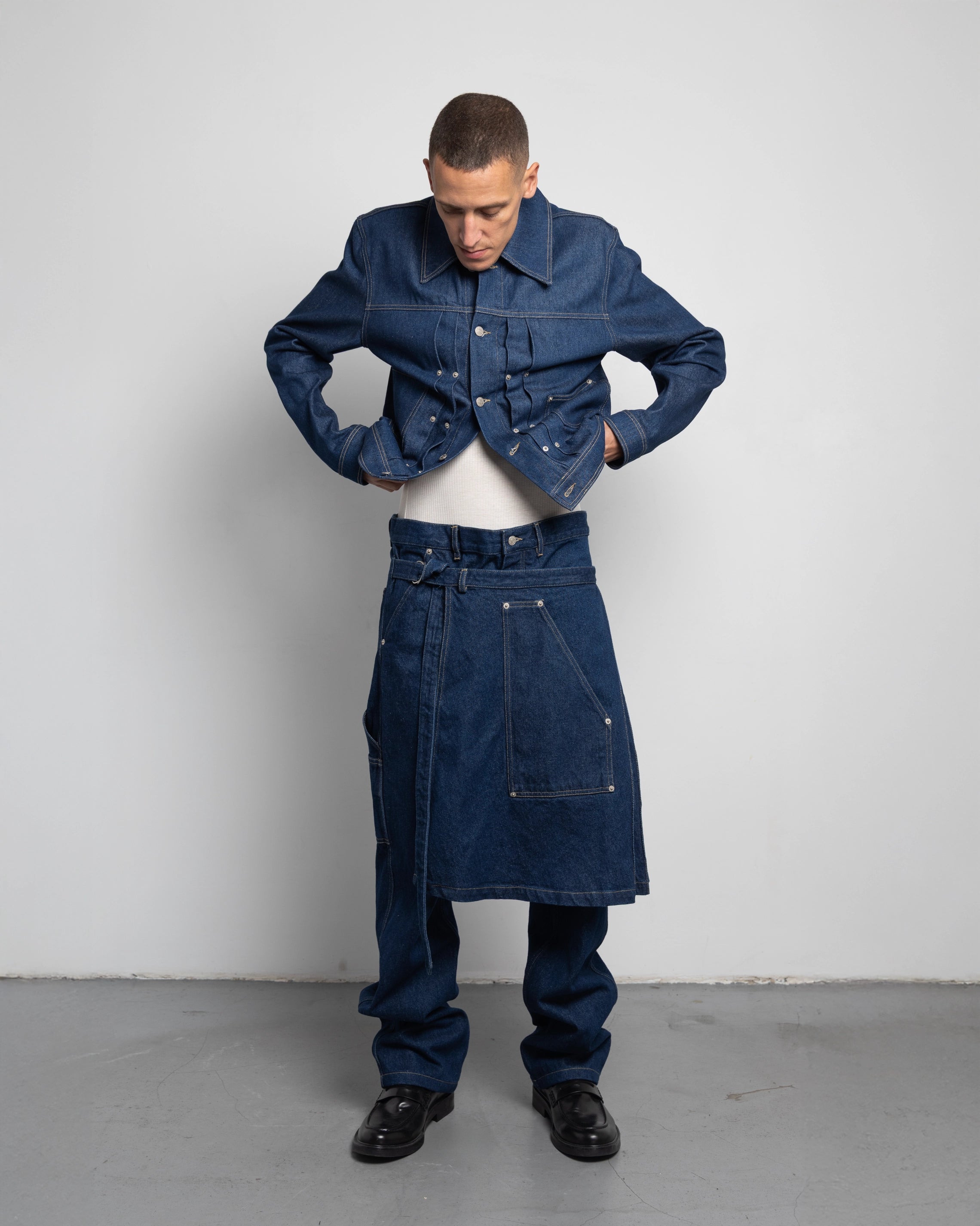 THE APRON PANTS IN INDIGO