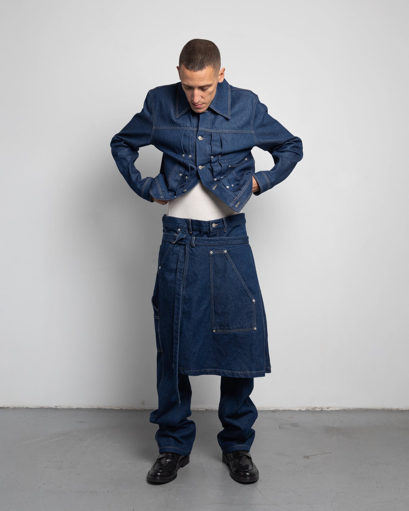 THE APRON PANTS IN INDIGO