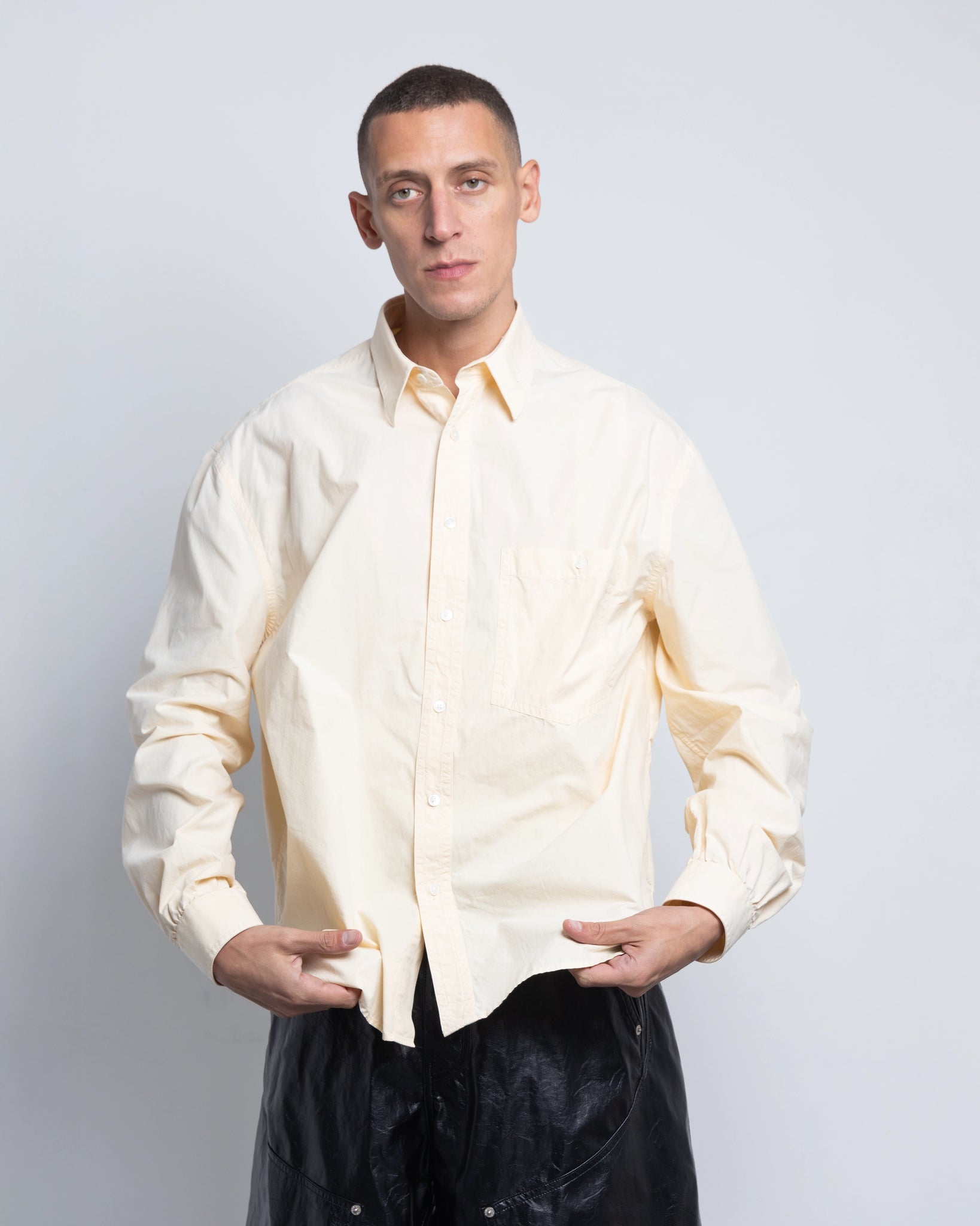 THE CLASSIC SHIRT IN OFF-WHITE OVERDYED COTTON