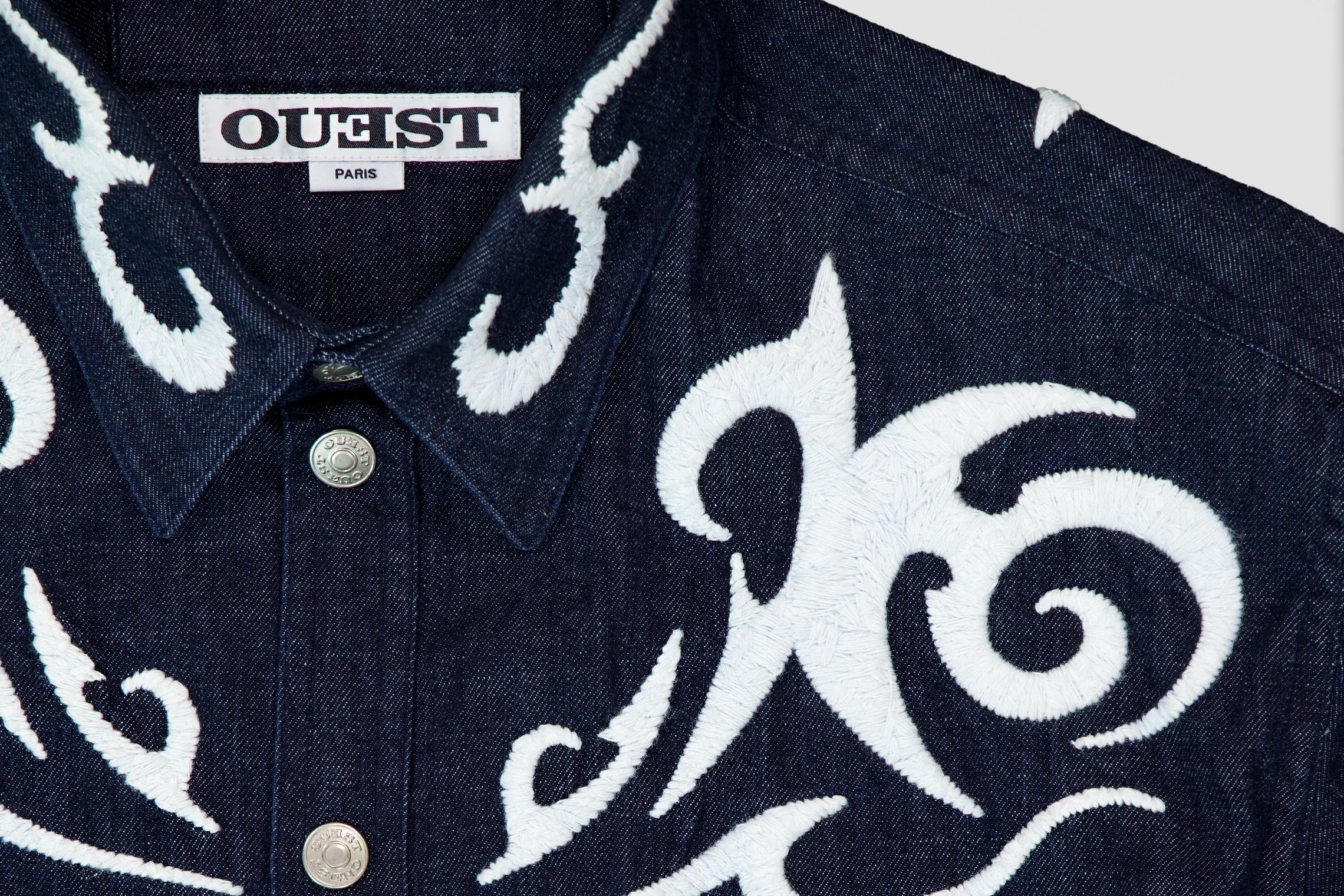THE EMBROIDERED DENIM SHIRT IN INDIGO LIGHT DENIM