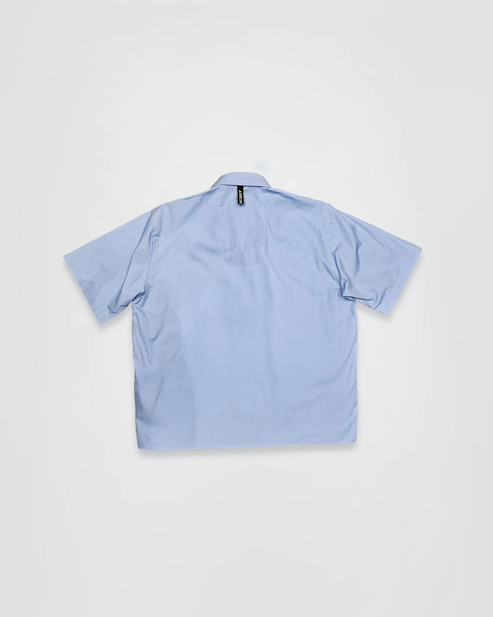THE SHARK SHORT SLEEVE SHIRT IN LIGHT BLUE COTTON POPLIN