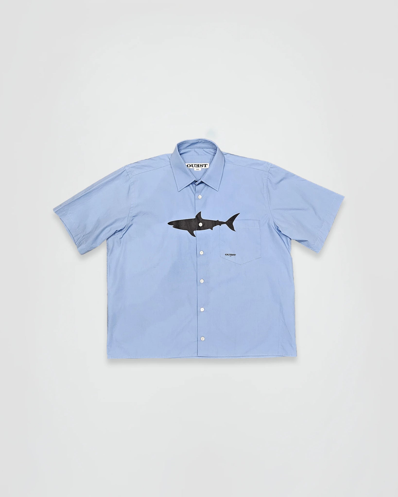 THE SHARK SHORT SLEEVE SHIRT IN LIGHT BLUE COTTON POPLIN