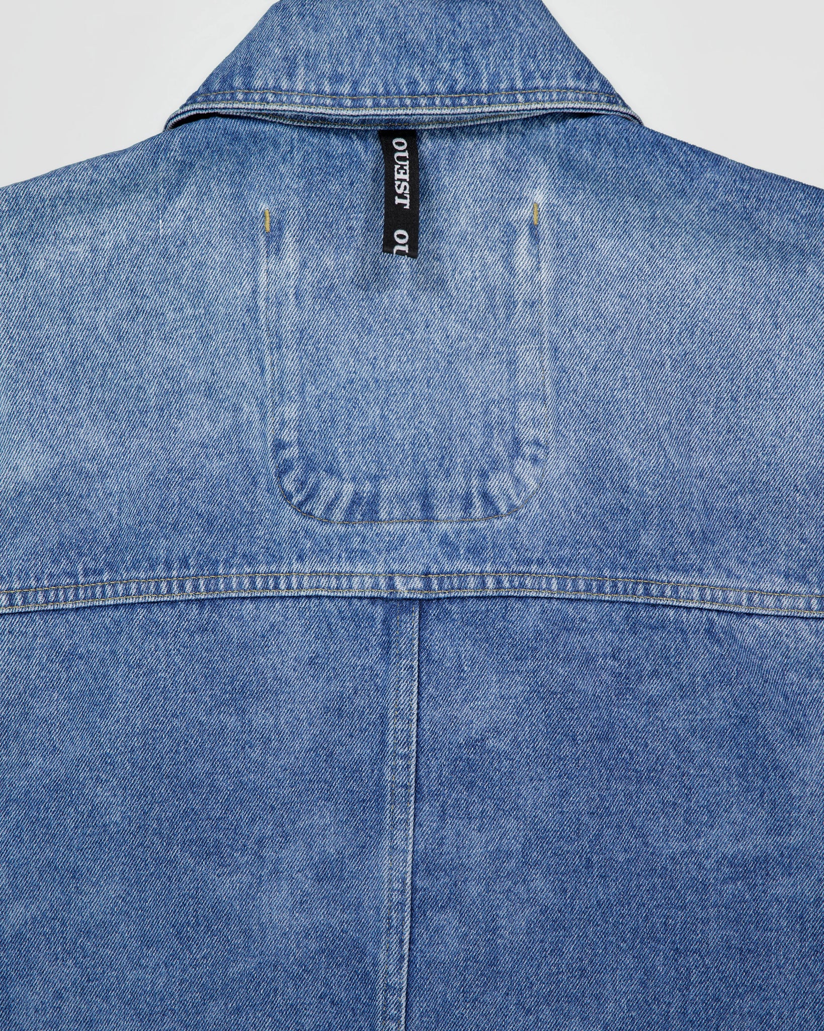 THE TRUCKER JACKET IN LIGHT FADED INDIGO DENIM
