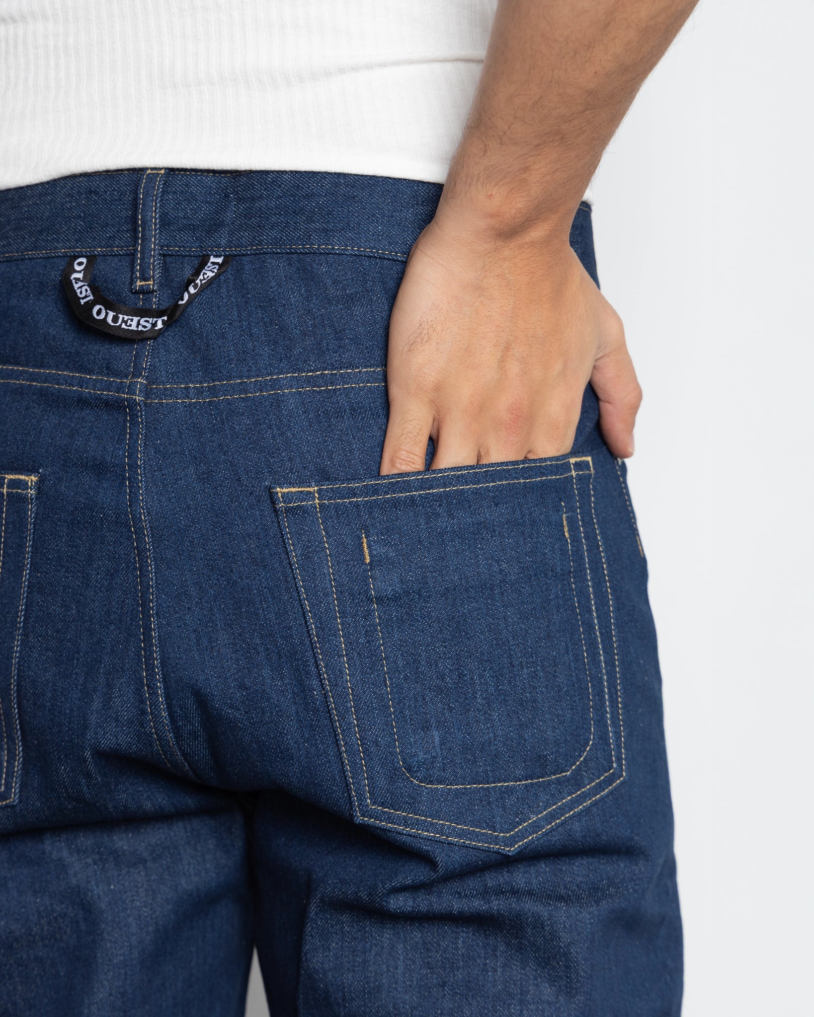 THE STRAIGHT LEG JEANS IN INDIGO RECYCLED DENIM