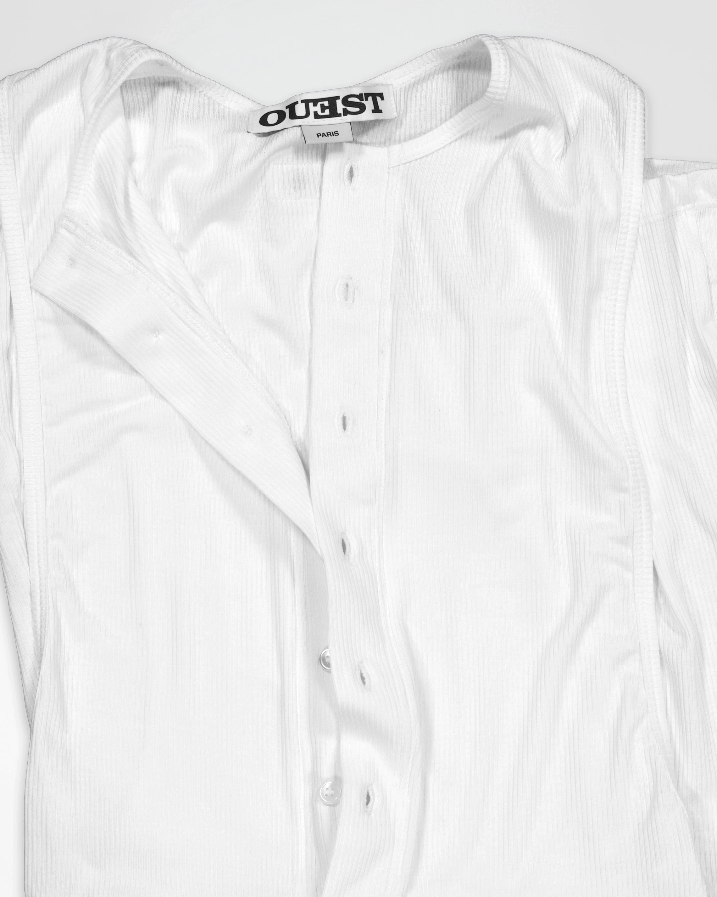THE RIBBED BUTTONED SINGLET