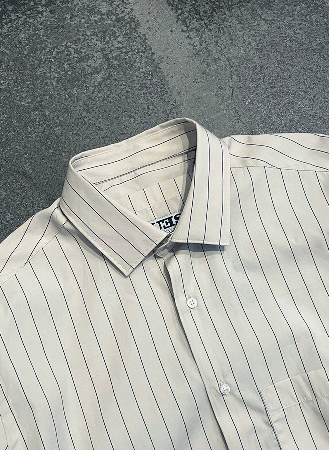 THE CLASSIC STRIPED SHIRT IN OFF-WHITE / BLACK COTTON