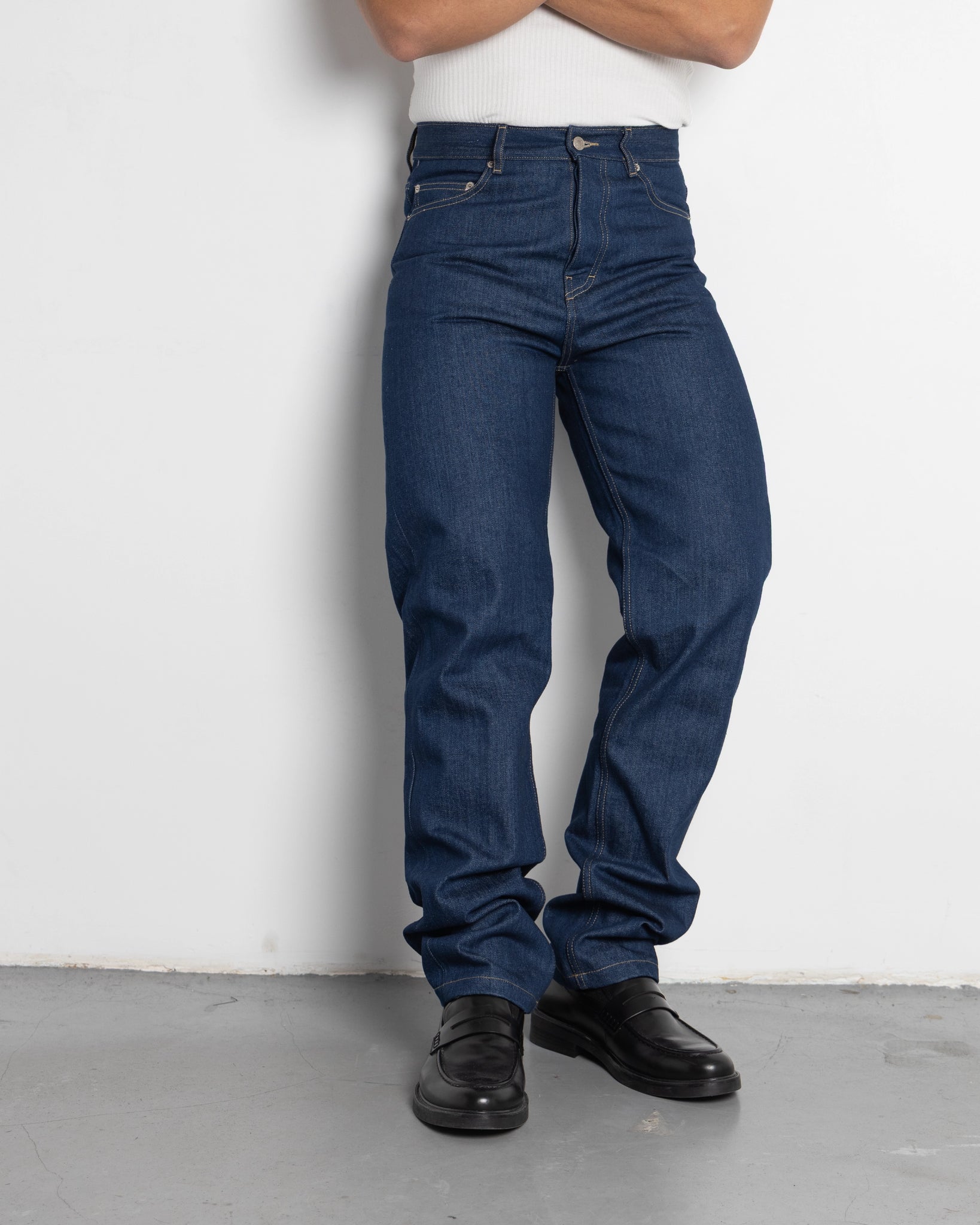 THE STRAIGHT LEG JEANS IN INDIGO RECYCLED DENIM