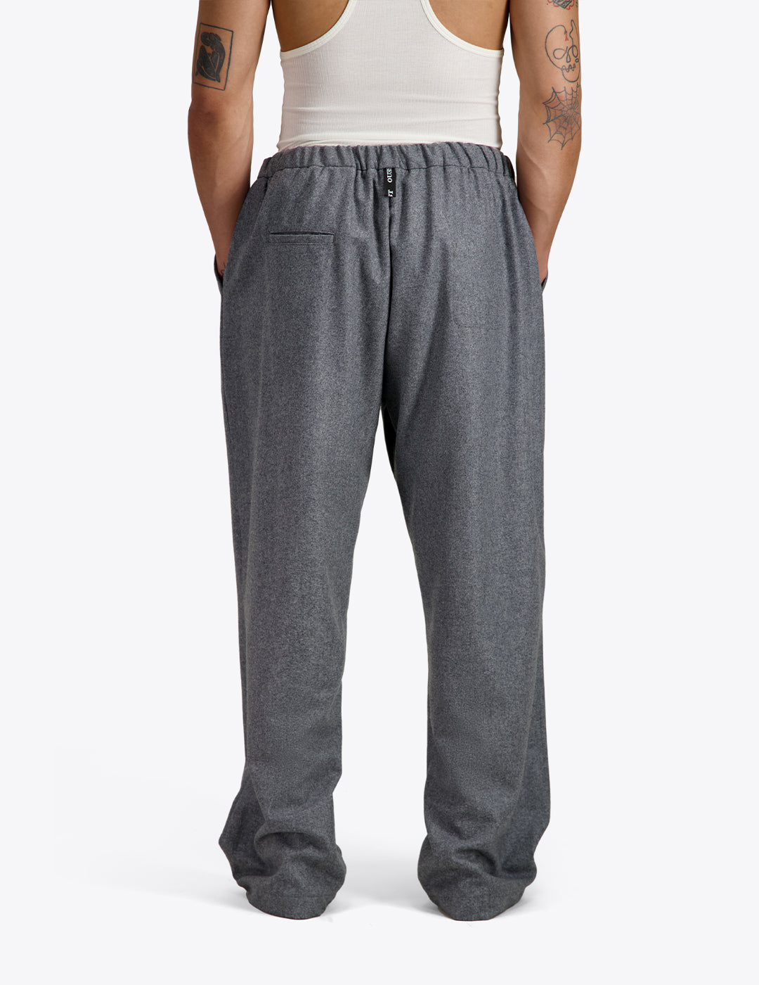 THE CLIMBING PANTS IN GREY WOOL FLANNEL