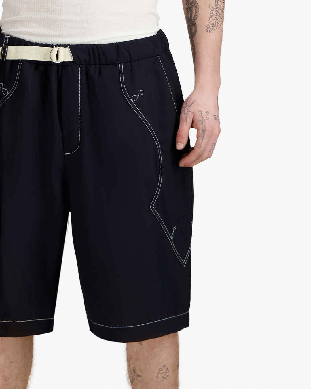 THE WESTERN CLIMBING SHORTS IN NAVY