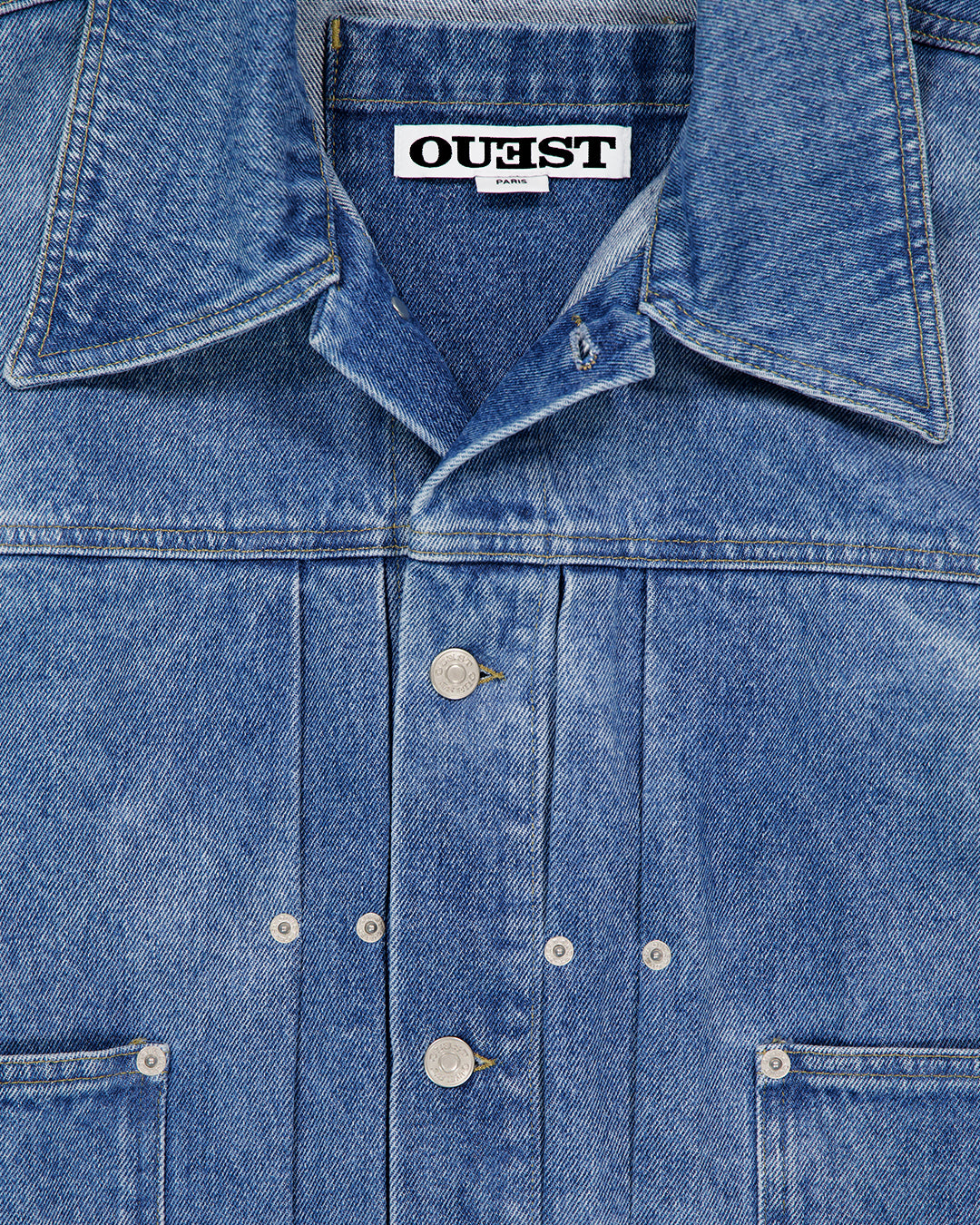THE TRUCKER JACKET IN LIGHT FADED INDIGO DENIM