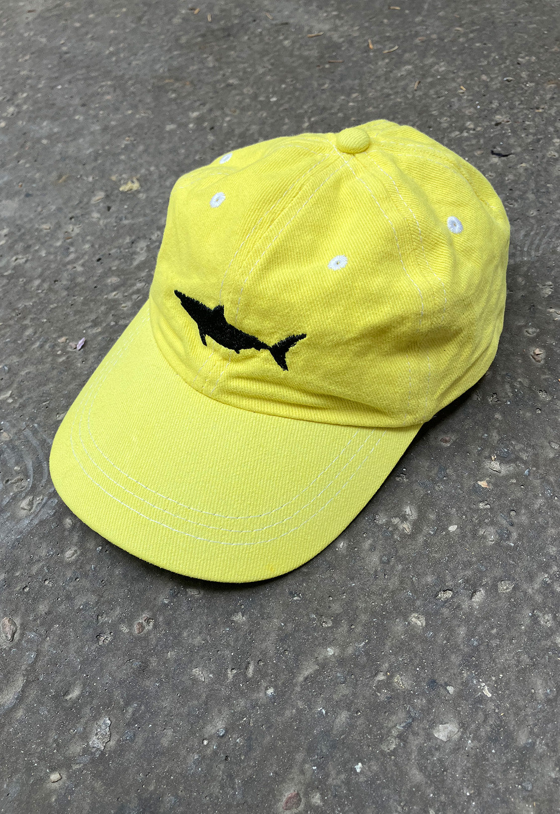 THE SHARK CAP IN YELLOW OVERDYED COTTON