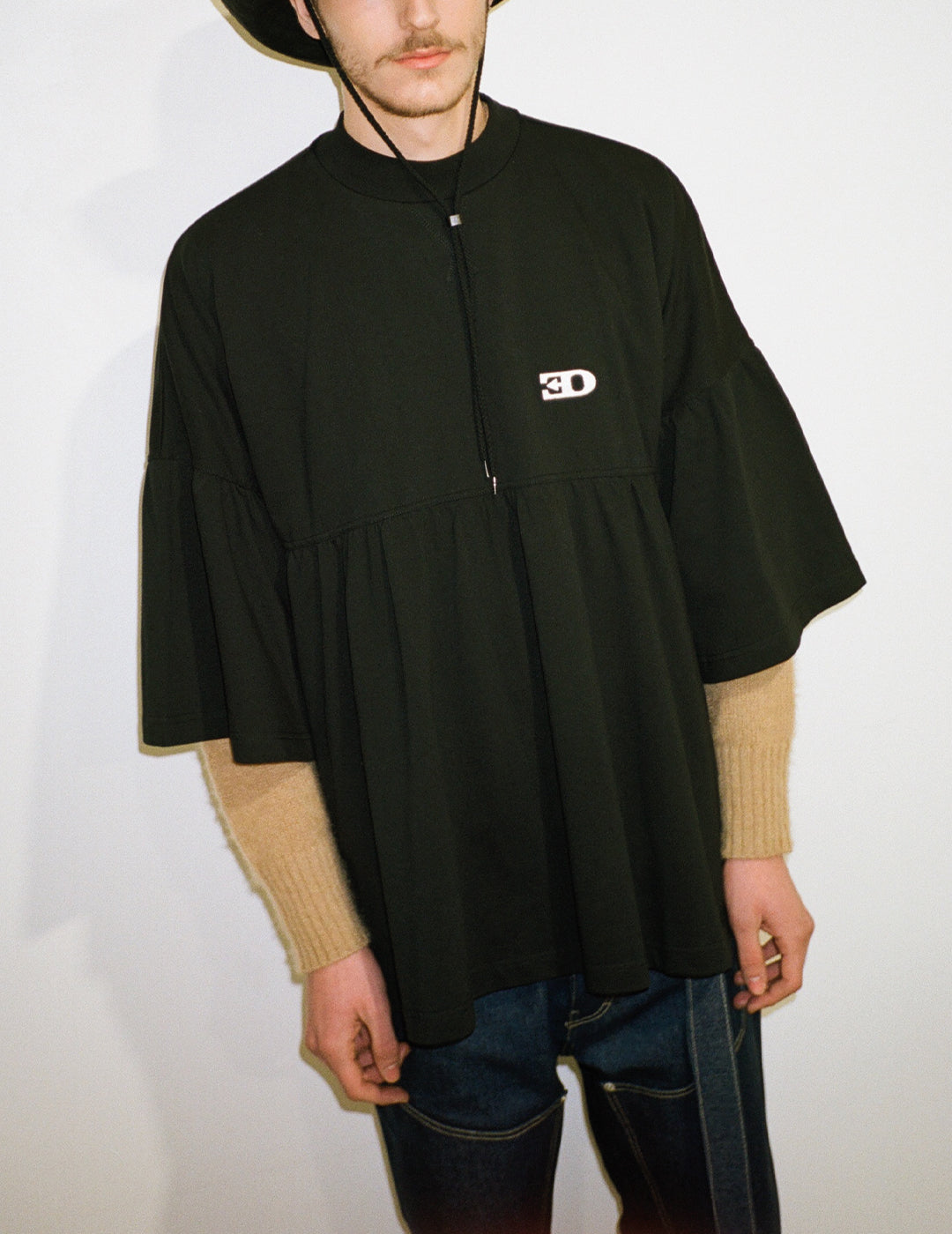 THE SKATER TEE IN BLACK